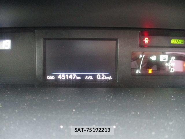 Toyota PRIUS ALPHA 2016-06 8666769-12