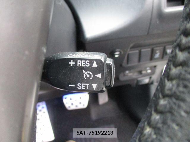 Toyota PRIUS ALPHA 2016-06 8666769-15