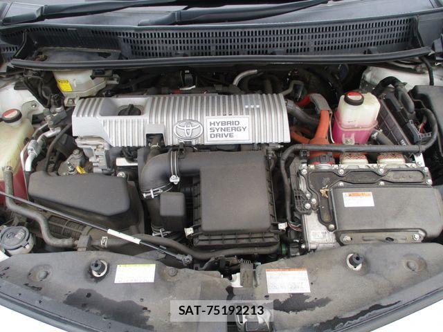 Toyota PRIUS ALPHA 2016-06 8666769-17