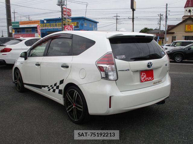 Toyota PRIUS ALPHA 2016-06 8666769-4