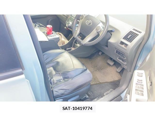 Toyota PRIUS ALPHA 2013-12 8666775-16