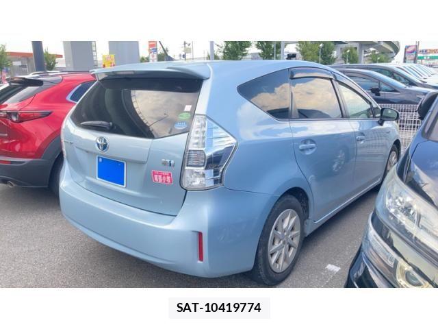 Toyota PRIUS ALPHA 2013-12 8666775-3