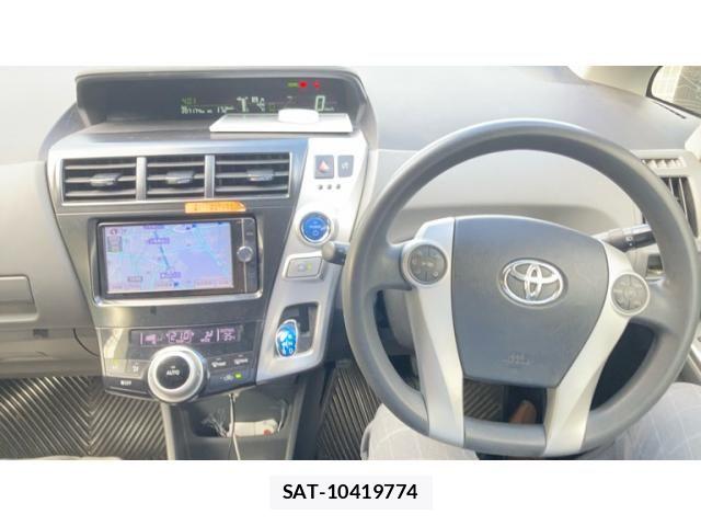 Toyota PRIUS ALPHA 2013-12 8666775-6