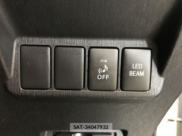 Toyota PRIUS ALPHA 2015-12 8661117-18