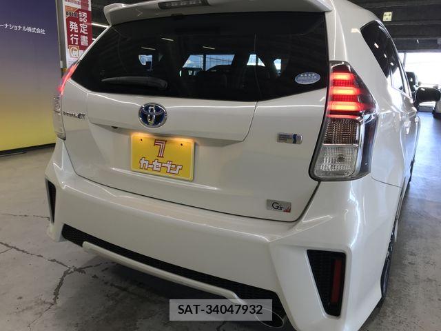 Toyota PRIUS ALPHA 2015-12 8661117-26