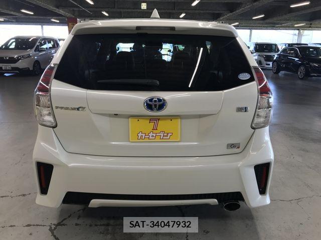 Toyota PRIUS ALPHA 2015-12 8661117-2