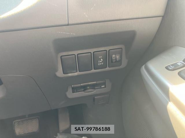 Toyota PRIUS ALPHA 2011-10 8686366-16
