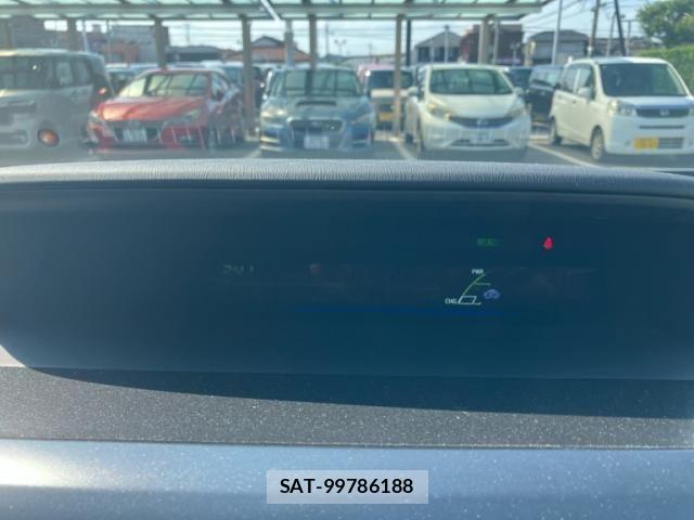 Toyota PRIUS ALPHA 2011-10 8686366-18
