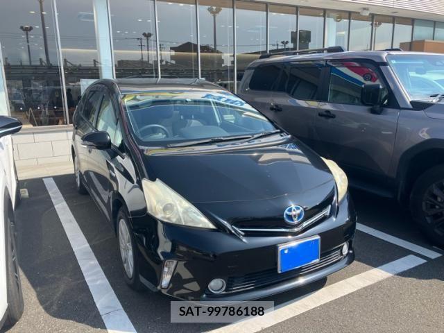Toyota PRIUS ALPHA 2011-10 8686366-1