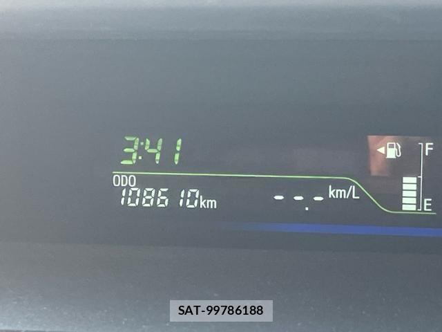 Toyota PRIUS ALPHA 2011-10 8686366-19