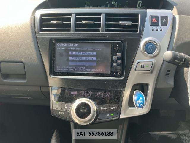 Toyota PRIUS ALPHA 2011-10 8686366-20