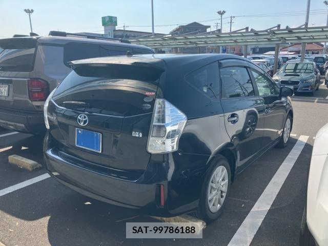 Toyota PRIUS ALPHA 2011-10 8686366-4