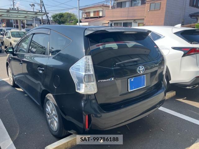 Toyota PRIUS ALPHA 2011-10 8686366-5