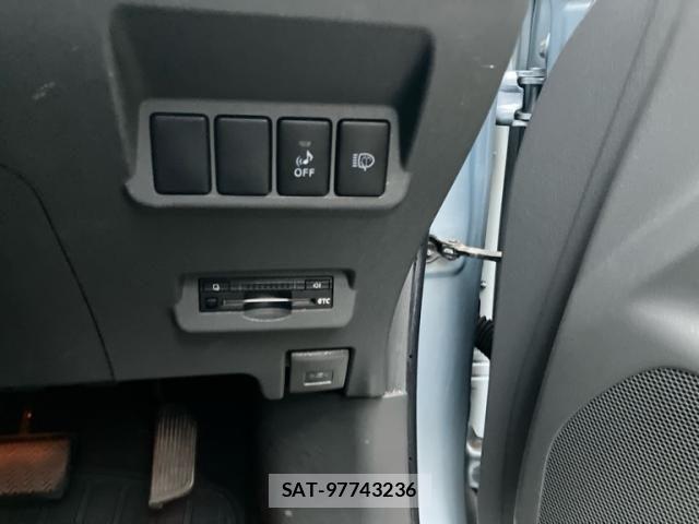 Toyota PRIUS ALPHA 2012-07 8686367-16