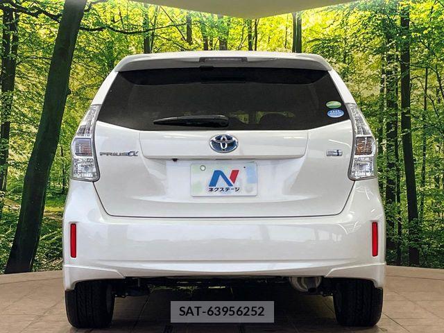 Toyota PRIUS ALPHA 2012-06 8686365-14