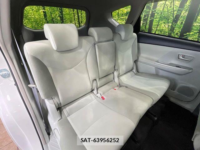 Toyota PRIUS ALPHA 2012-06 8686365-8