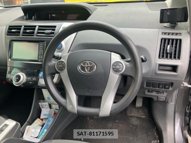 Toyota PRIUS ALPHA 2011-11 8745397-14