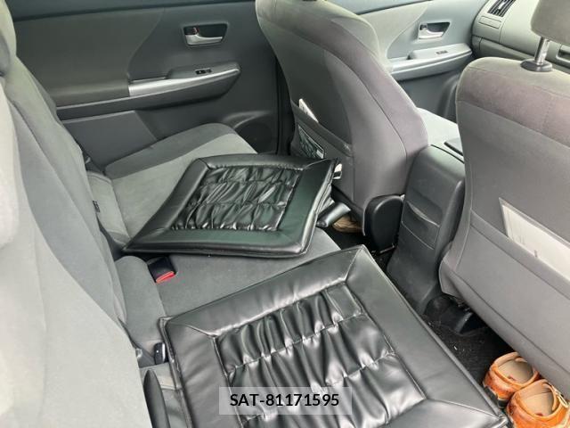 Toyota PRIUS ALPHA 2011-11 8745397-18