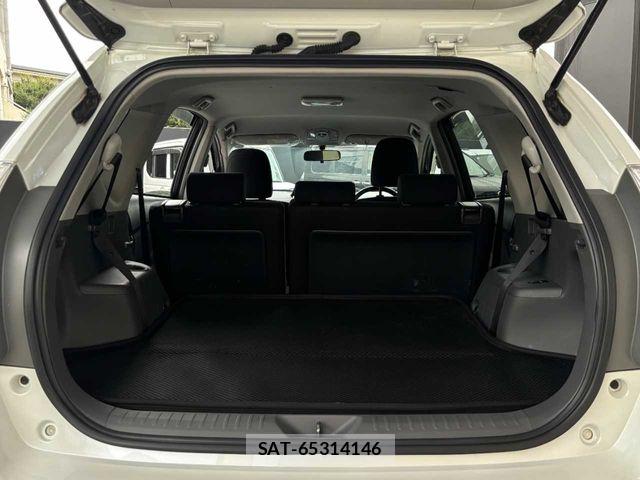 Toyota PRIUS ALPHA 2014-03 8745383-17