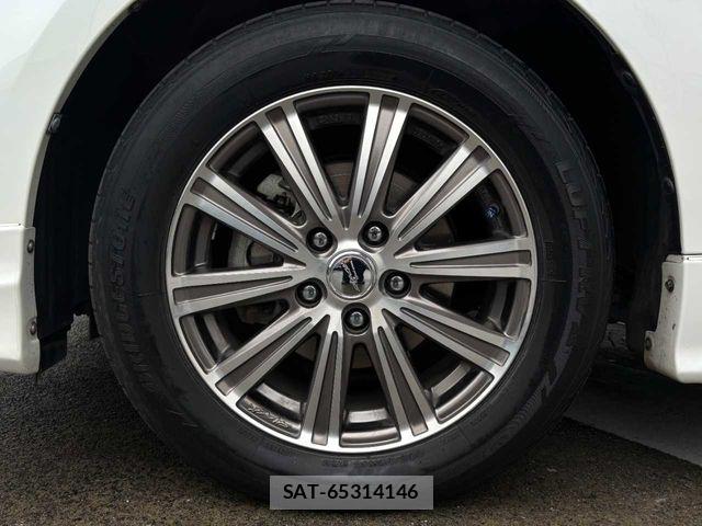 Toyota PRIUS ALPHA 2014-03 8745383-24