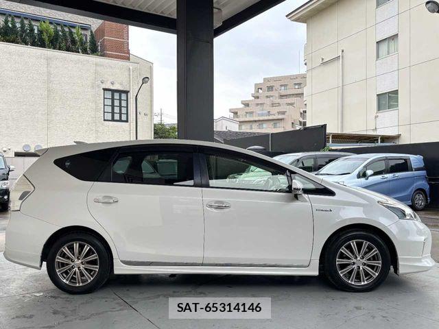 Toyota PRIUS ALPHA 2014-03 8745383-27