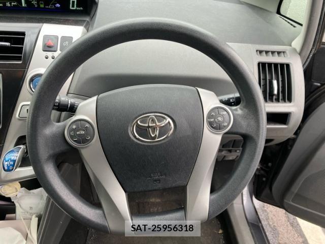 Toyota PRIUS ALPHA 2011-12 8745402-9