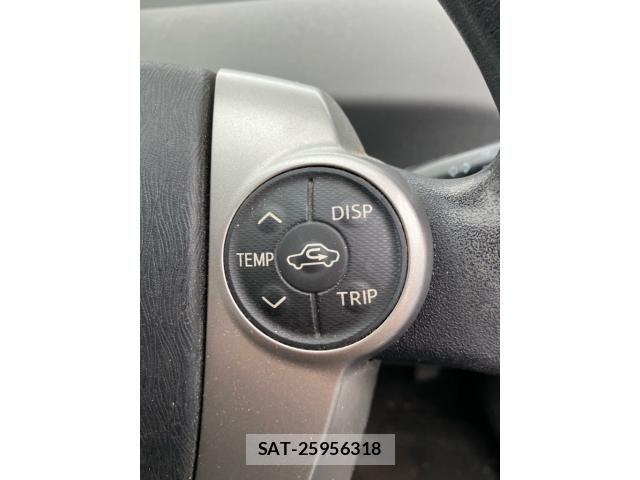 Toyota PRIUS ALPHA 2011-12 8745402-11