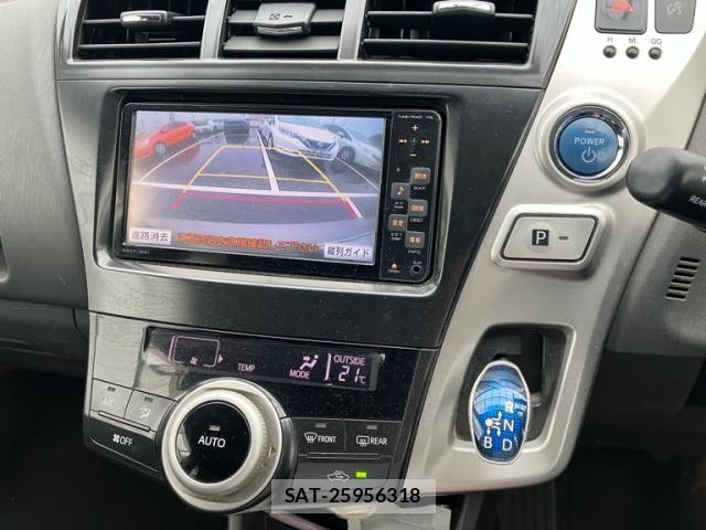 Toyota PRIUS ALPHA 2011-12 8745402-12
