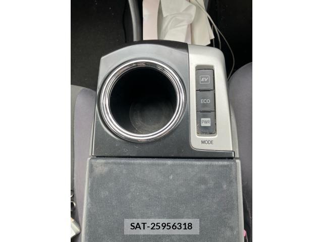 Toyota PRIUS ALPHA 2011-12 8745402-13