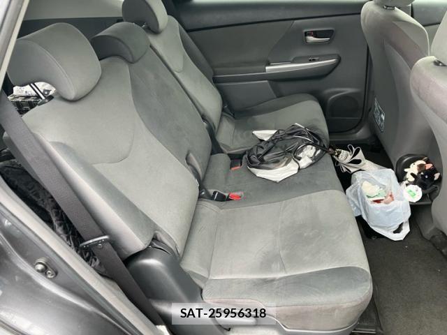 Toyota PRIUS ALPHA 2011-12 8745402-17