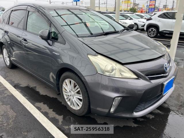 Toyota PRIUS ALPHA 2011-12 8745402-1