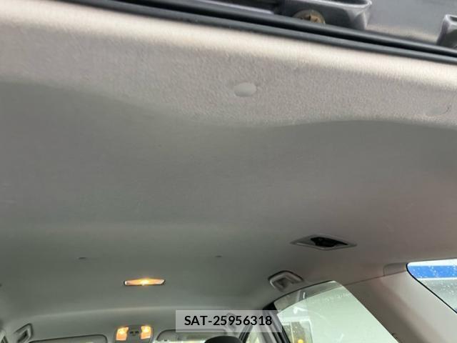 Toyota PRIUS ALPHA 2011-12 8745402-18