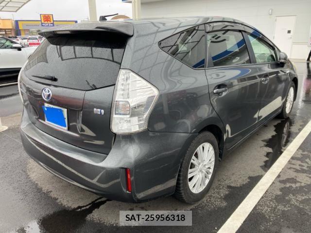 Toyota PRIUS ALPHA 2011-12 8745402-3