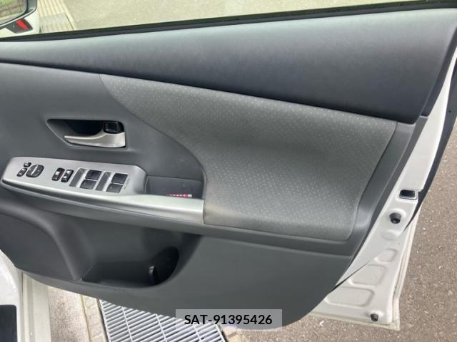 Toyota PRIUS ALPHA 2012-02 8745386-14