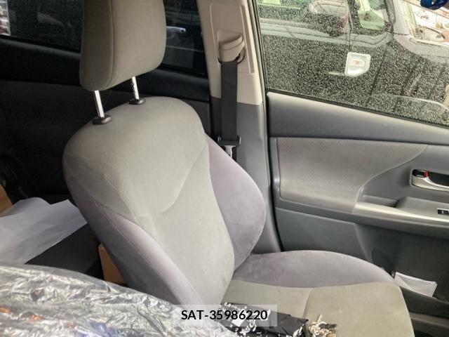 Toyota PRIUS ALPHA 2013-10 8745387-11