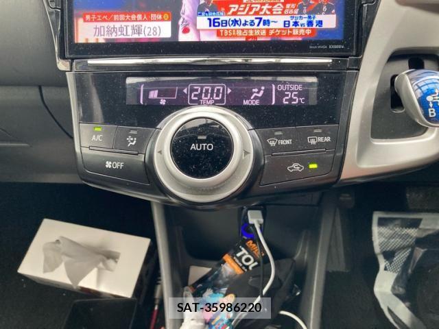 Toyota PRIUS ALPHA 2013-10 8745387-19