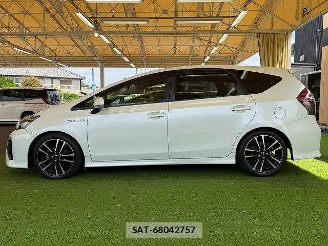 Toyota PRIUS ALPHA 2015-07 8745372-17