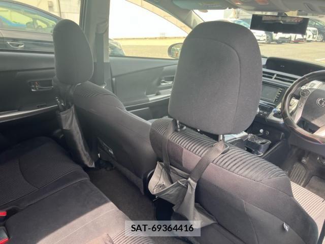 Toyota PRIUS ALPHA 2015-05 8745379-11
