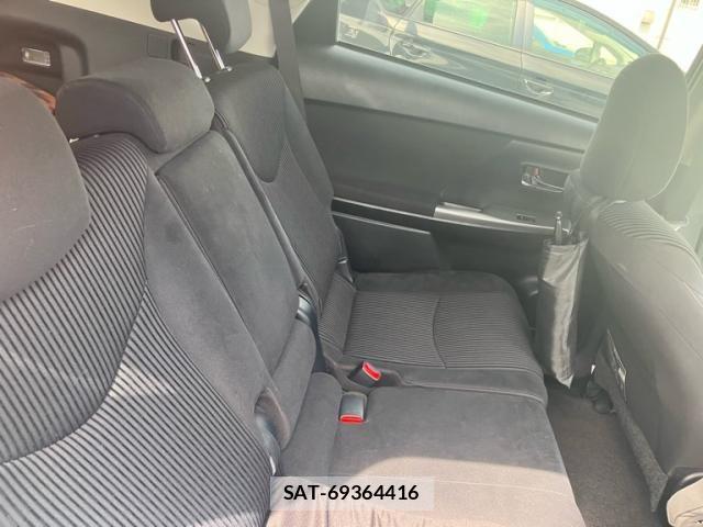 Toyota PRIUS ALPHA 2015-05 8745379-12