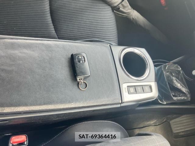 Toyota PRIUS ALPHA 2015-05 8745379-21