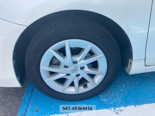 Toyota PRIUS ALPHA 2015-05 8745379-7