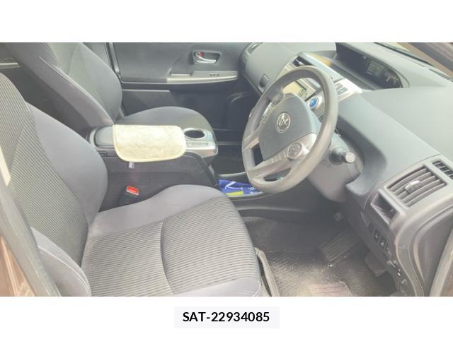 Toyota PRIUS ALPHA 2015-12 8745385-12