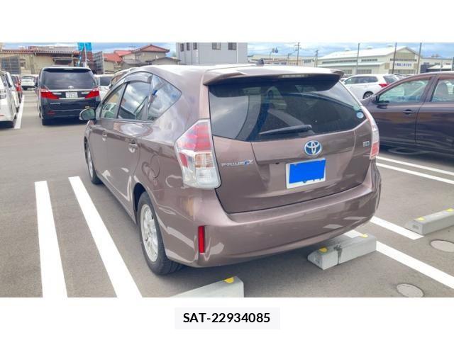 Toyota PRIUS ALPHA 2015-12 8745385-1