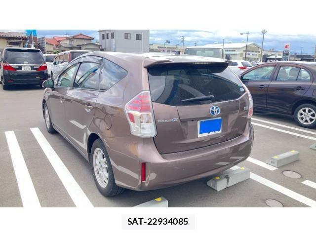 Toyota PRIUS ALPHA 2015-12 8745385-22