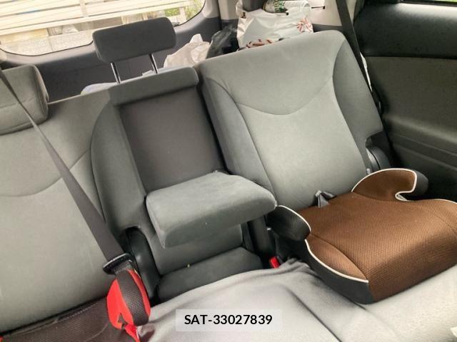 Toyota PRIUS ALPHA 2012-01 8745398-15