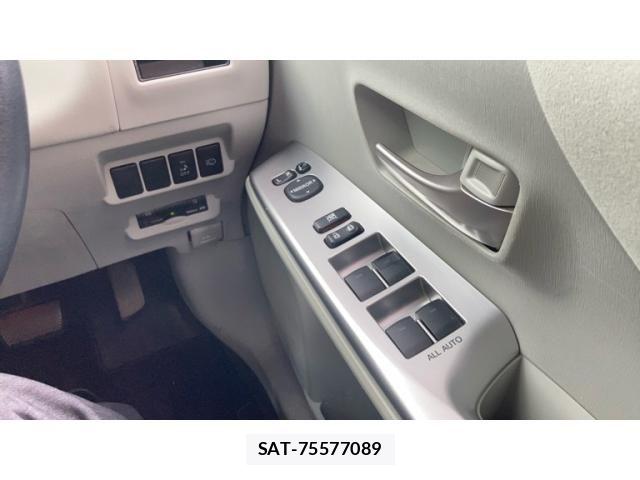 Toyota PRIUS ALPHA 2011-11 8745399-16