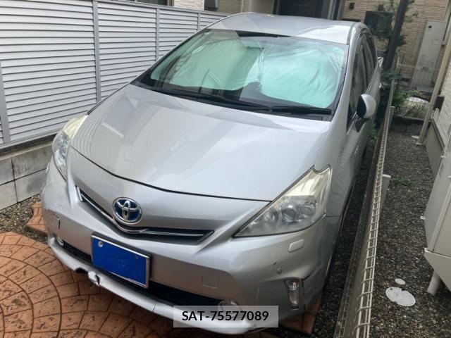 Toyota PRIUS ALPHA 2011-11 8745399-1