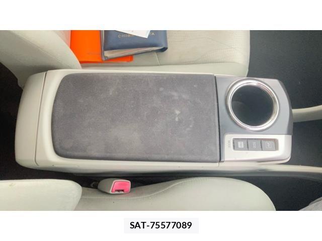 Toyota PRIUS ALPHA 2011-11 8745399-24