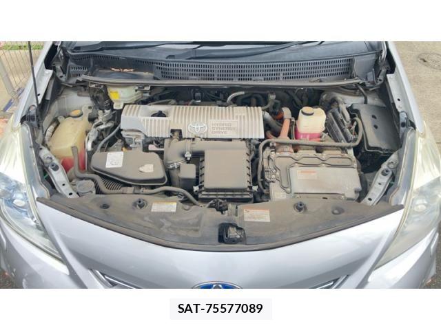 Toyota PRIUS ALPHA 2011-11 8745399-26