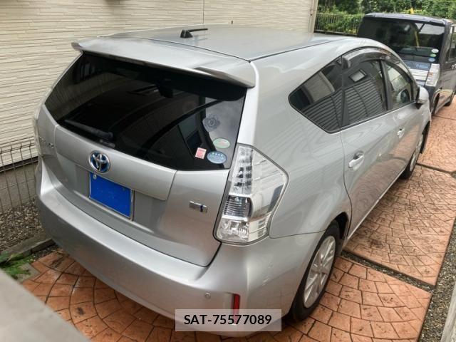 Toyota PRIUS ALPHA 2011-11 8745399-2